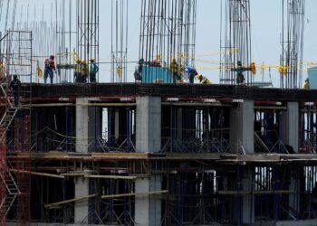 La inversión cae y crece la brecha de infraestructura: Argentina destina 16% del PBI