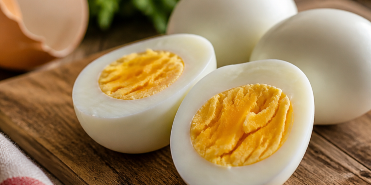 Huevo cocido: propiedades, beneficios y por qué integrarlo como un snack saludable en tu dieta