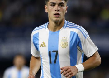 Una joven promesa del fútbol argentino con raíces costarricenses