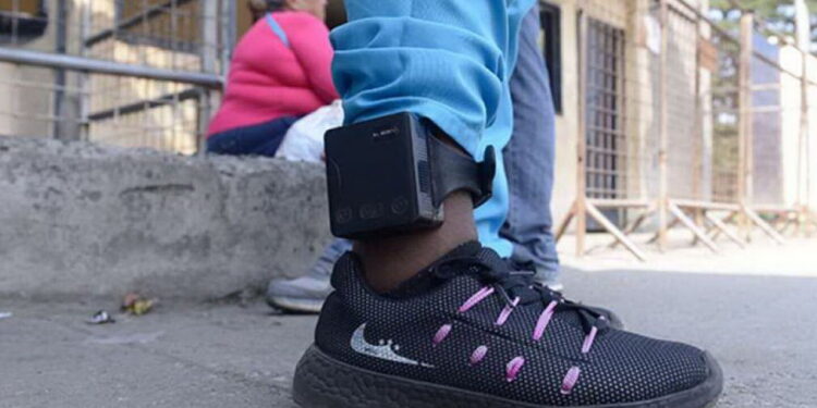 El Gobierno amplía el uso de tobilleras electrónicas para prisiones domiciliarias y restricciones de libertad