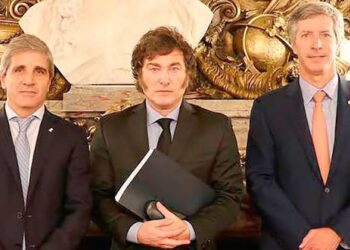 Legisladores de Unión por la Patria ampliaron la denuncia contra Milei, Caputo y Bausili por el traslado de reservas de oro