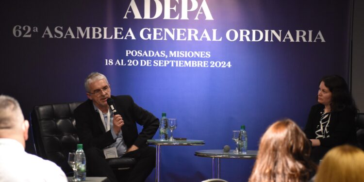 La inteligencia artificial se consolida en los medios: un 97% de los periodistas la utiliza en su labor cotidiana