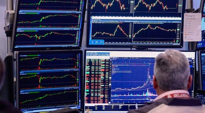El riesgo país desciende por debajo de los 500 puntos: expectativas del mercado