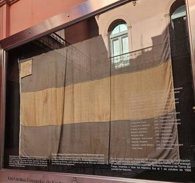Reclaman por el retiro de una bandera del Operativo Cóndor del Museo Malvinas