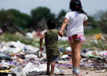 La pobreza infantil alcanzó al 44,5% de los menores de 14 años