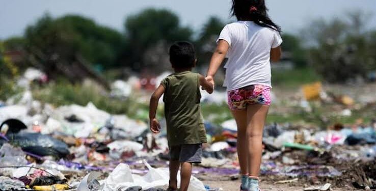 La pobreza infantil alcanzó al 44,5% de los menores de 14 años