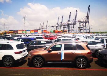 Se frenan las importaciones de autos desde México y crece la incertidumbre por el futuro del acuerdo comercial