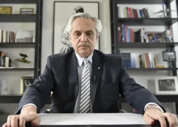 Alberto Fernández volvió a cruzar a Cristina Kirchner por el acuerdo con el FMI y defendió su decisión de evitar el default