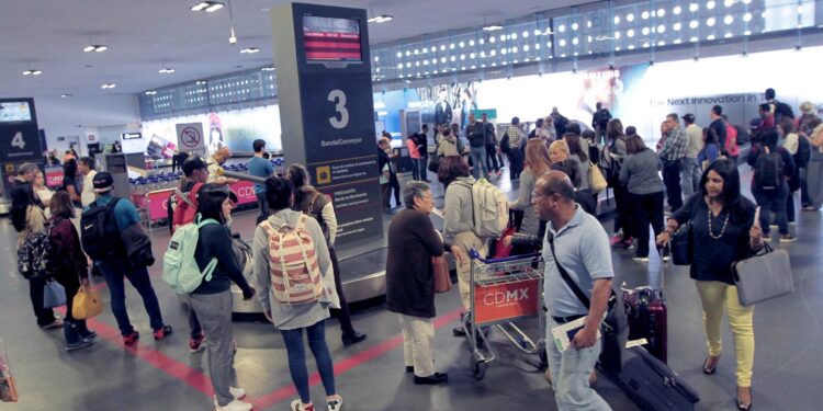 El tráfico aéreo mundial cayó en septiembre, pero América Latina registró un crecimiento superior al 8%