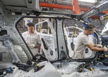 La producción automotriz cayó 15,6% en septiembre, pero las exportaciones marcaron una mejora