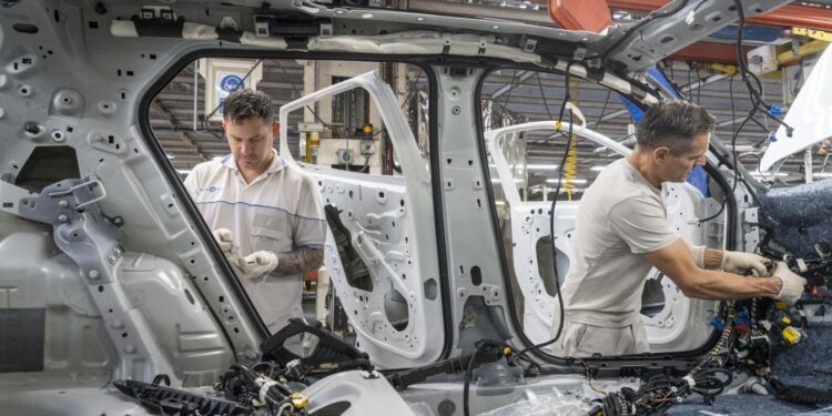 La producción automotriz cayó 15,6% en septiembre, pero las exportaciones marcaron una mejora