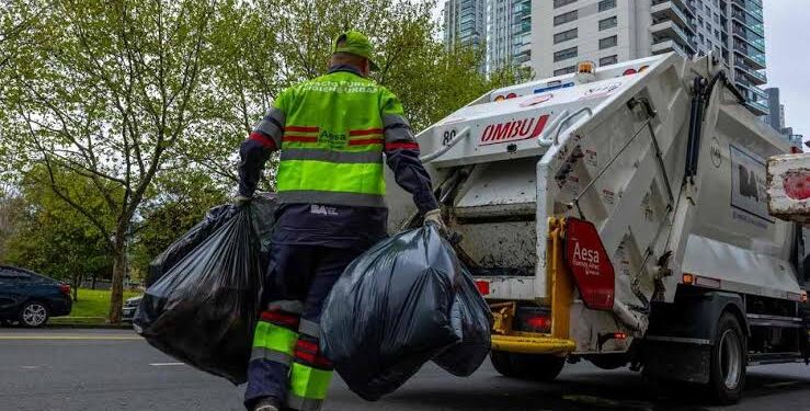 La Ciudad prepara un nuevo sistema de recolección de residuos y crece el conflicto con Camioneros