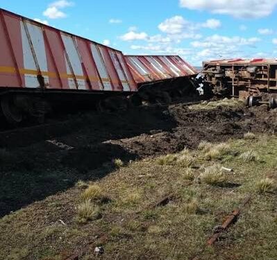 Descarriló un tren de YCRT con 600 toneladas de carbón y el Gobierno investiga un posible sabotaje