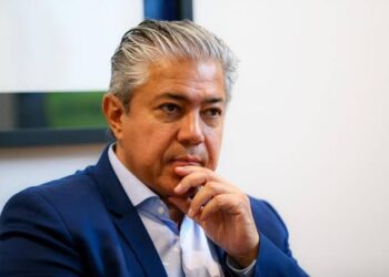 Neuquén recibe unas 100 personas por día y Figueroa advirtió por la necesidad de ampliar la infraestructura