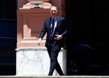 El Senado reclama que Santilli informe sobre la gestión y denuncia una violación de la Constitución