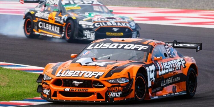 Turismo Carretera: Lambiris lidera de principio a fin en Rosario y Santero se posiciona como líder de la Copa de Oro