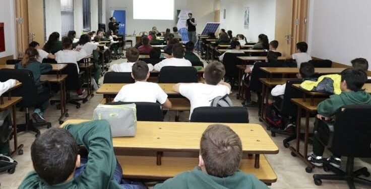 Colegios privados bonaerenses: autorizan aumentos de hasta el 3% en noviembre y diciembre
