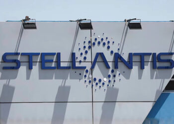 Stellantis frena la producción en El Palomar hasta enero y ajusta su actividad en Córdoba